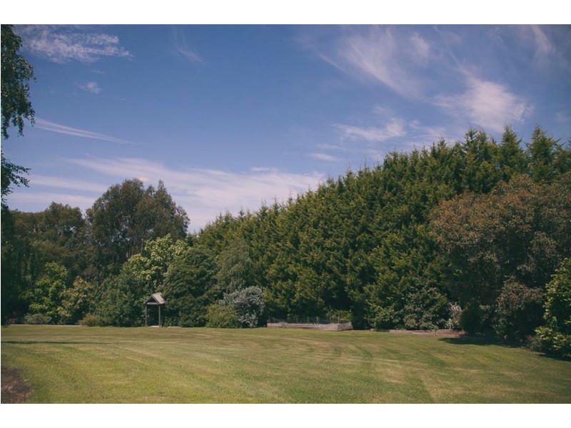 11 Greenland Drive, Drouin VIC 3818