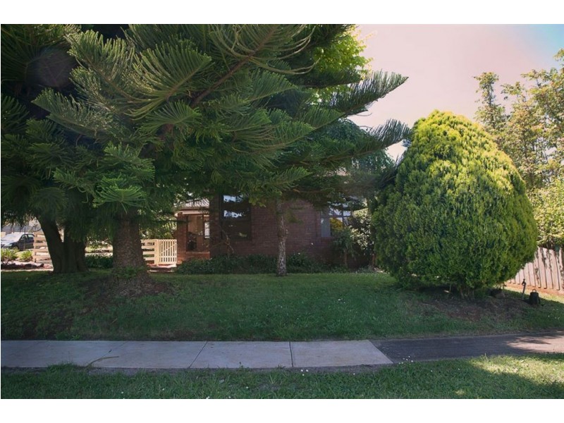 2 Pearson Street, Drouin VIC 3818