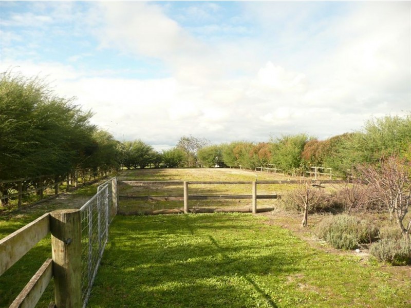 96 Croft Road, Nar Nar Goon North VIC 3812