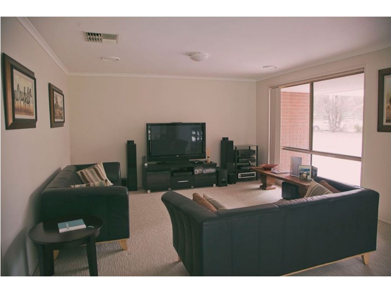 1 Ablett Court, Drouin VIC 3818