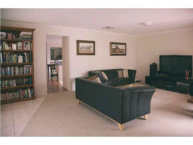 1 Ablett Court, Drouin VIC 3818