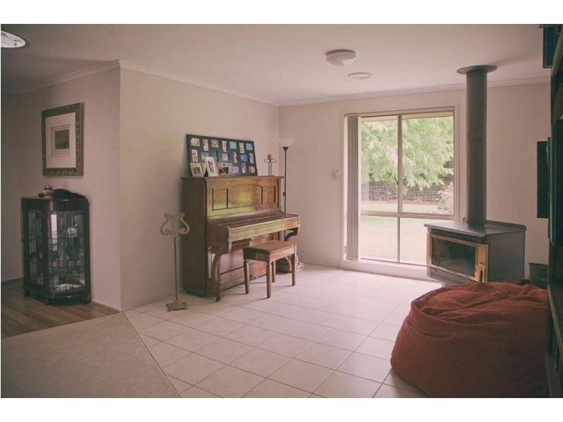 1 Ablett Court, Drouin VIC 3818