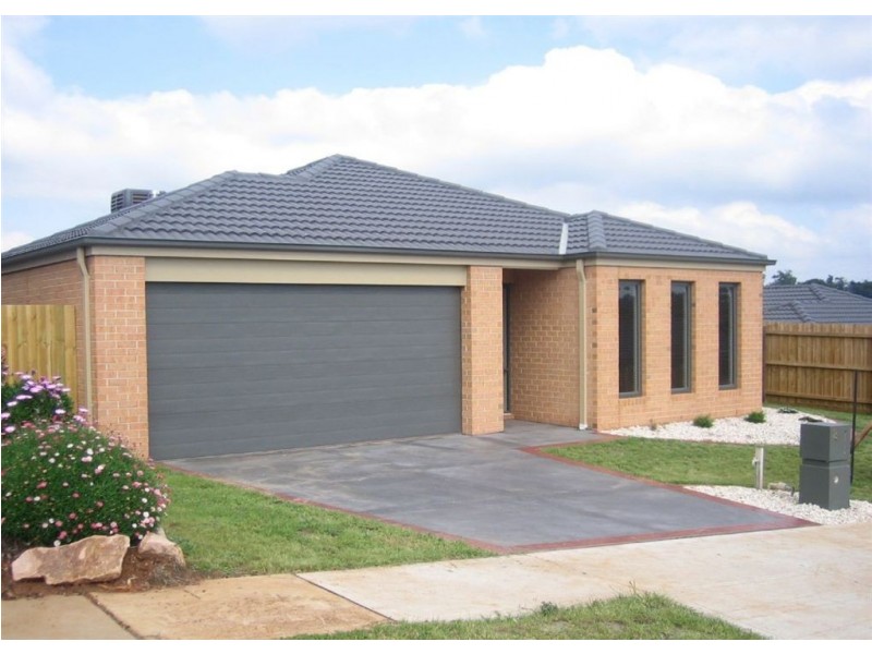 73 Cook Street, Drouin VIC 3818