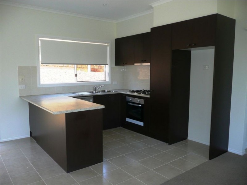 24 Shae Crescent, Drouin VIC 3818