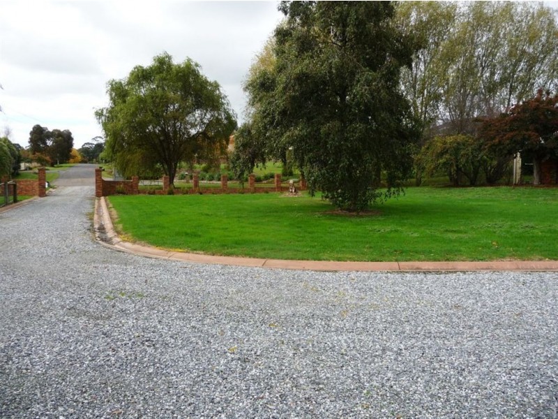 10 Green Valley Drive, Drouin VIC 3818