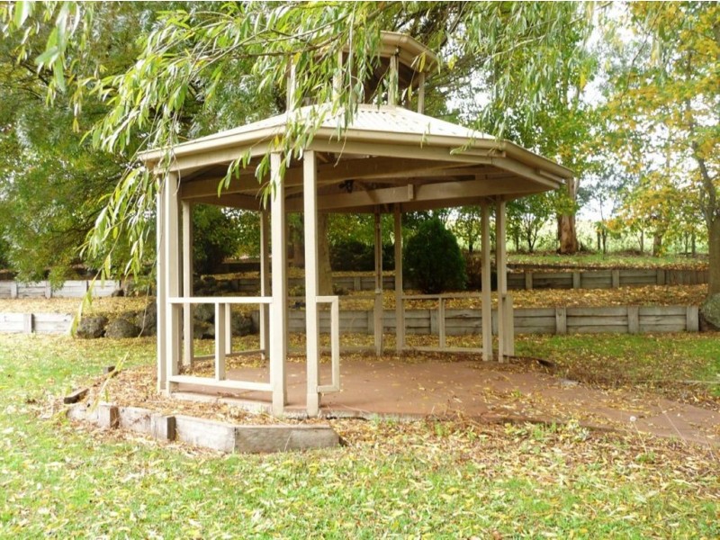 10 Green Valley Drive, Drouin VIC 3818