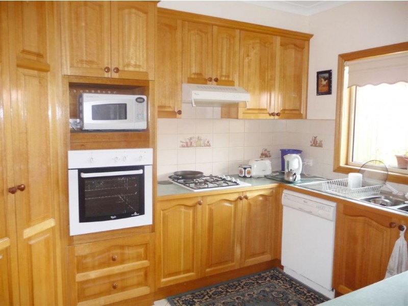 20 Outlook Drive, Drouin VIC 3818