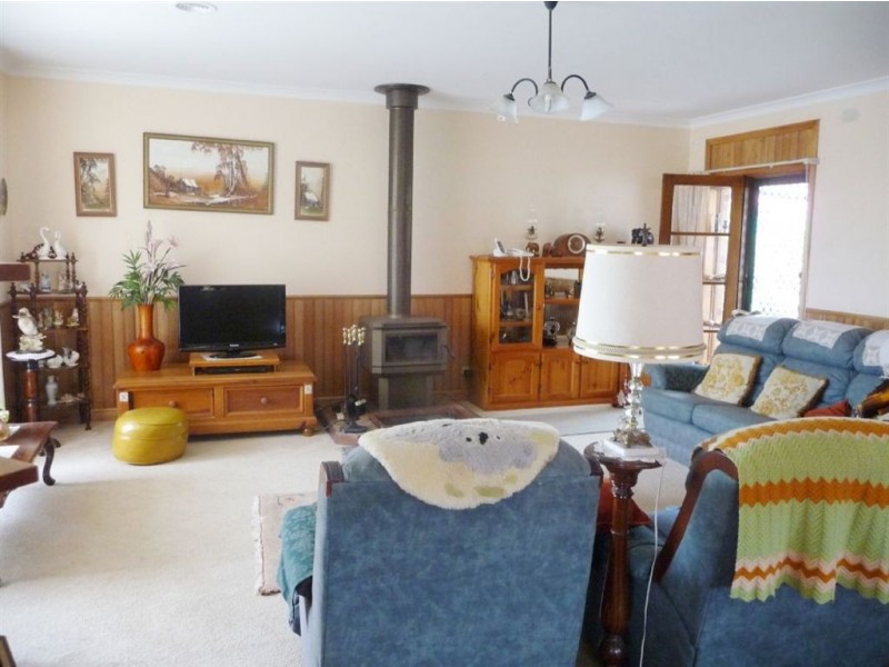 20 Outlook Drive, Drouin VIC 3818