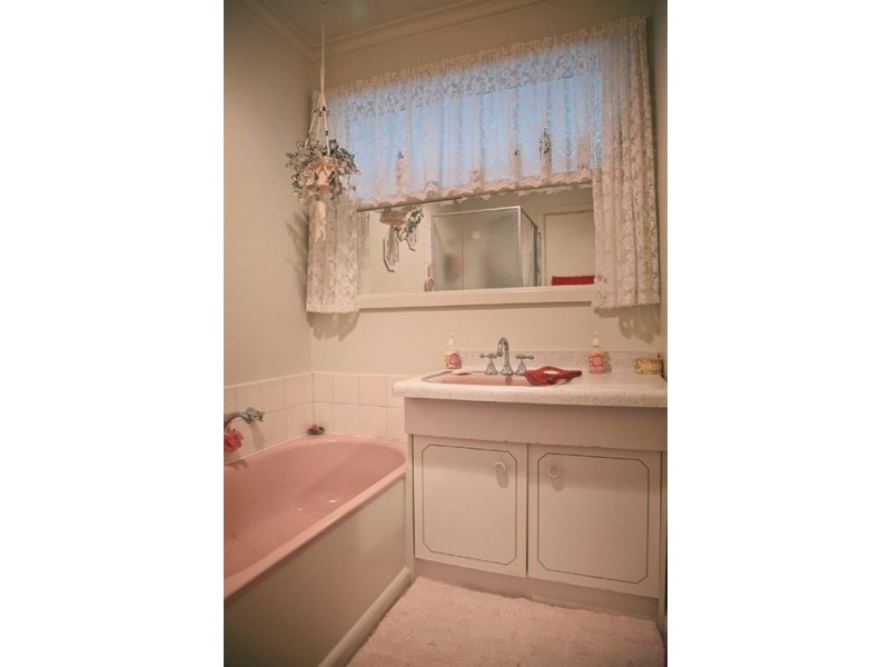 68 Church Street, Drouin VIC 3818