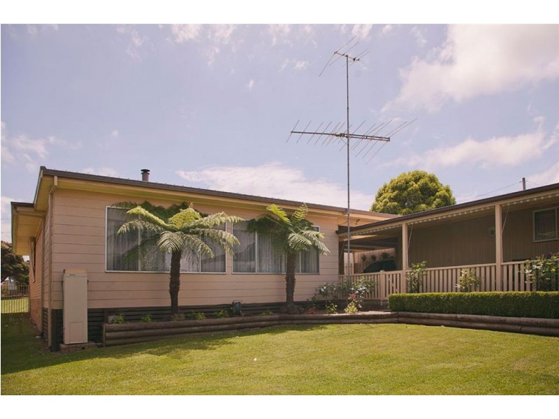 68 Church Street, Drouin VIC 3818