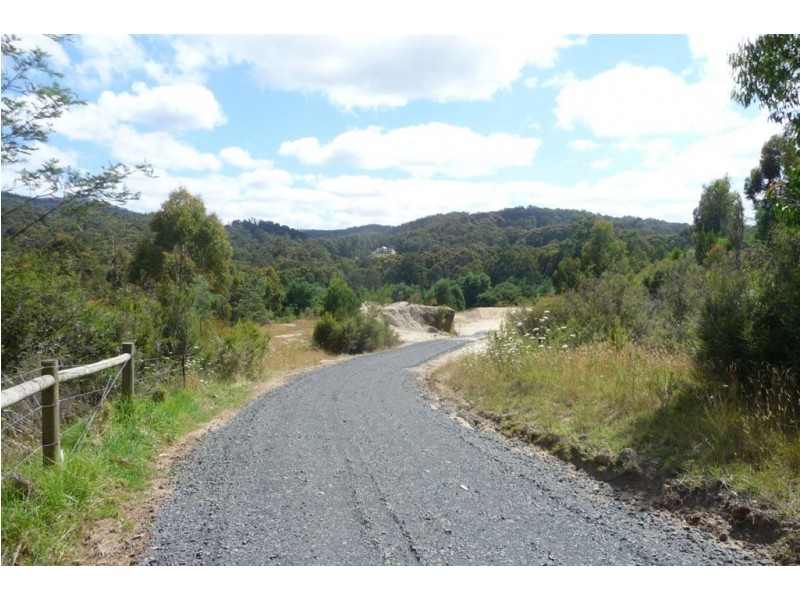 729 Jacksons Track, Jindivick VIC 3818