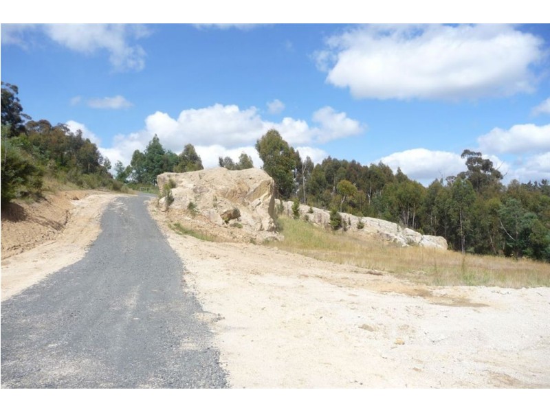 729 Jacksons Track, Jindivick VIC 3818