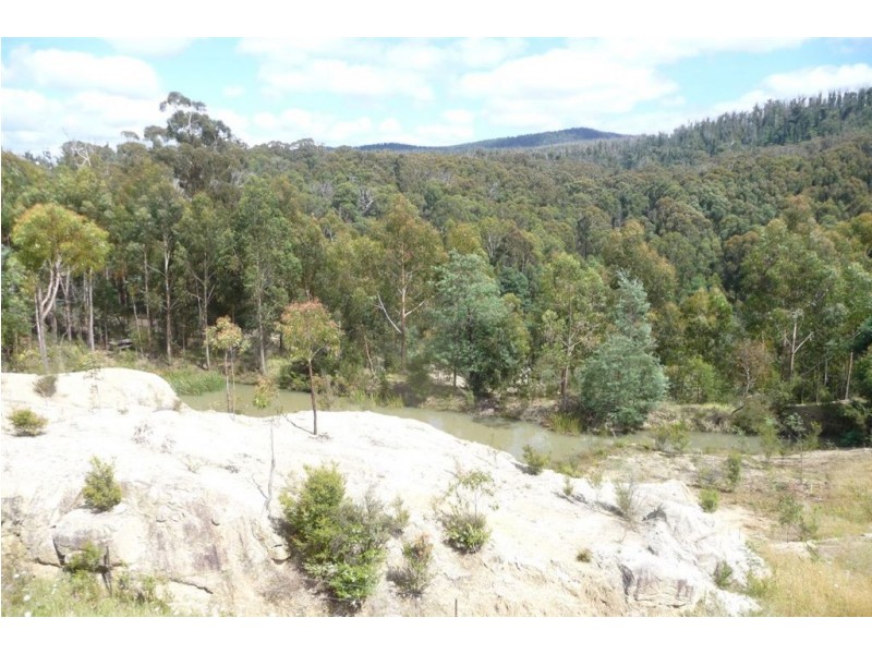 729 Jacksons Track, Jindivick VIC 3818