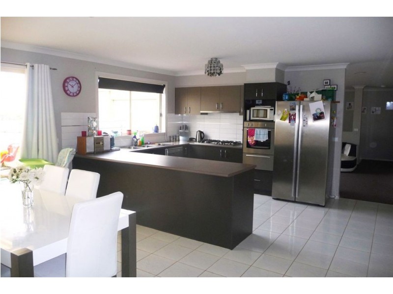 55 Cook Street, Drouin VIC 3818
