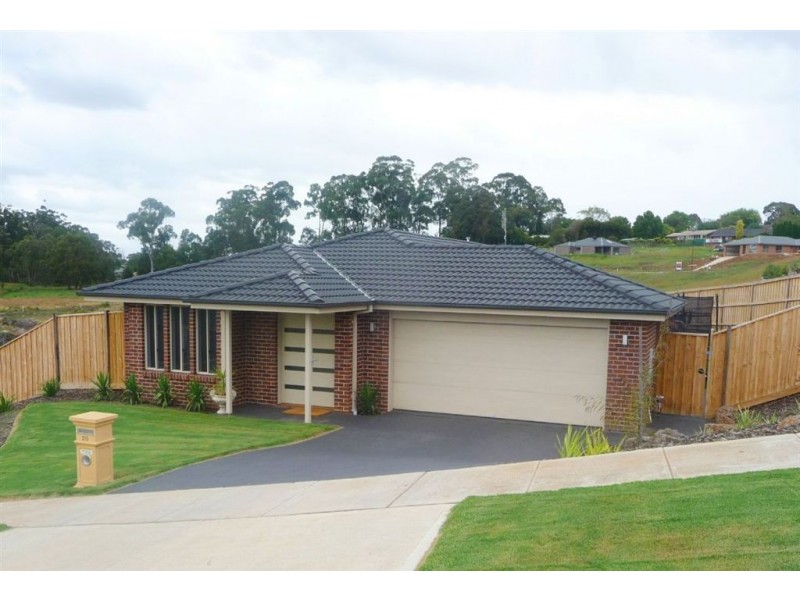 20 Monica Drive, Drouin VIC 3818