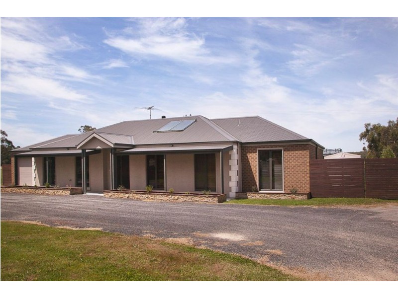 75 Shillinglaw Road, Drouin VIC 3818