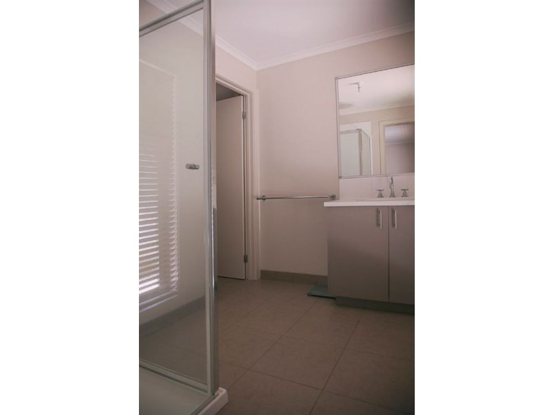 75 Shillinglaw Road, Drouin VIC 3818