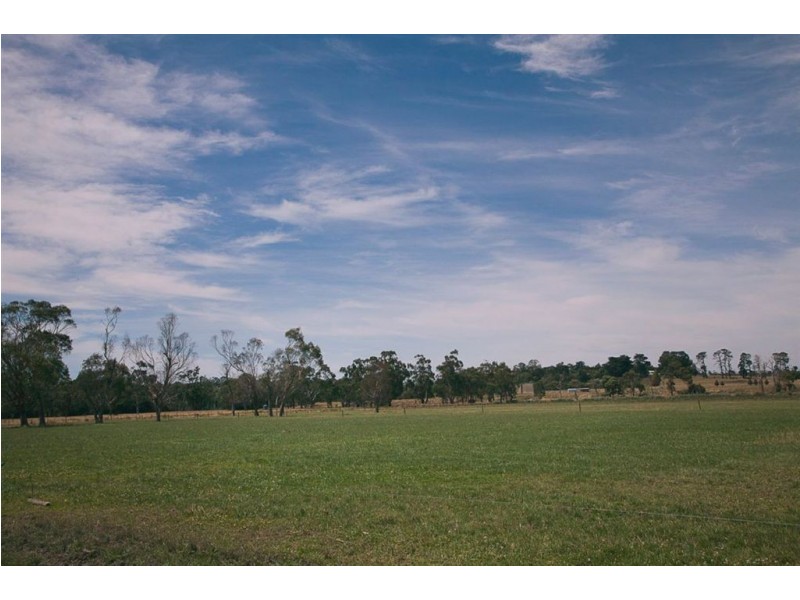 75 Shillinglaw Road, Drouin VIC 3818