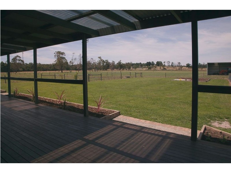 75 Shillinglaw Road, Drouin VIC 3818