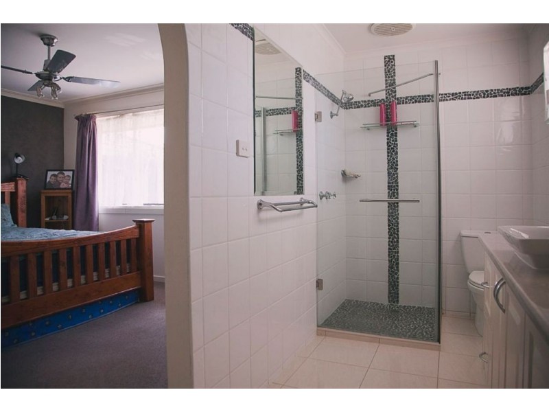 50 Lardner Road, Drouin VIC 3818