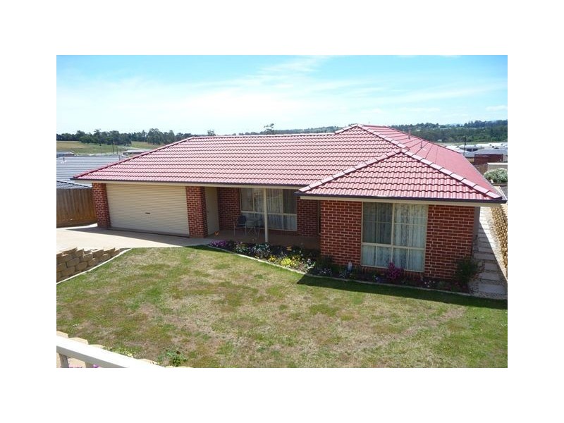 46 Claudia Crescent, Drouin VIC 3818