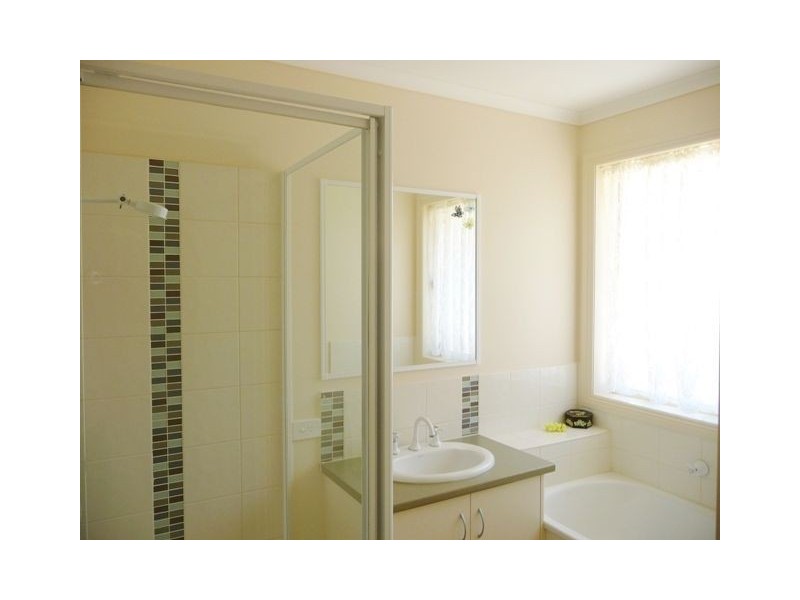 46 Claudia Crescent, Drouin VIC 3818