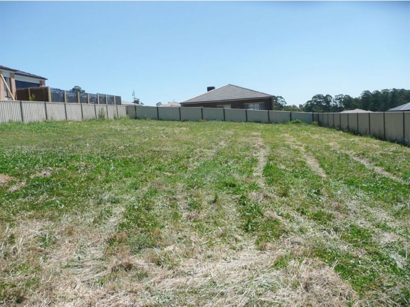 18 Valleyview Drive, Drouin VIC 3818