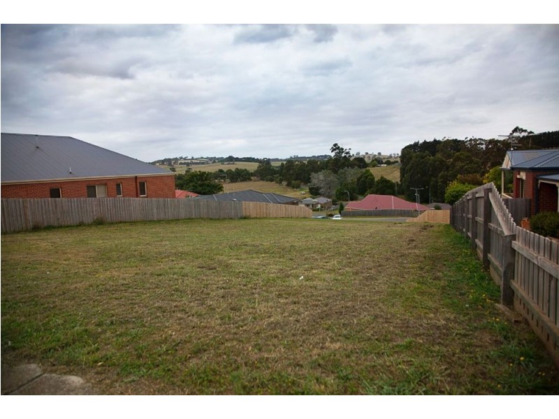 4 Carbine Court, Drouin VIC 3818