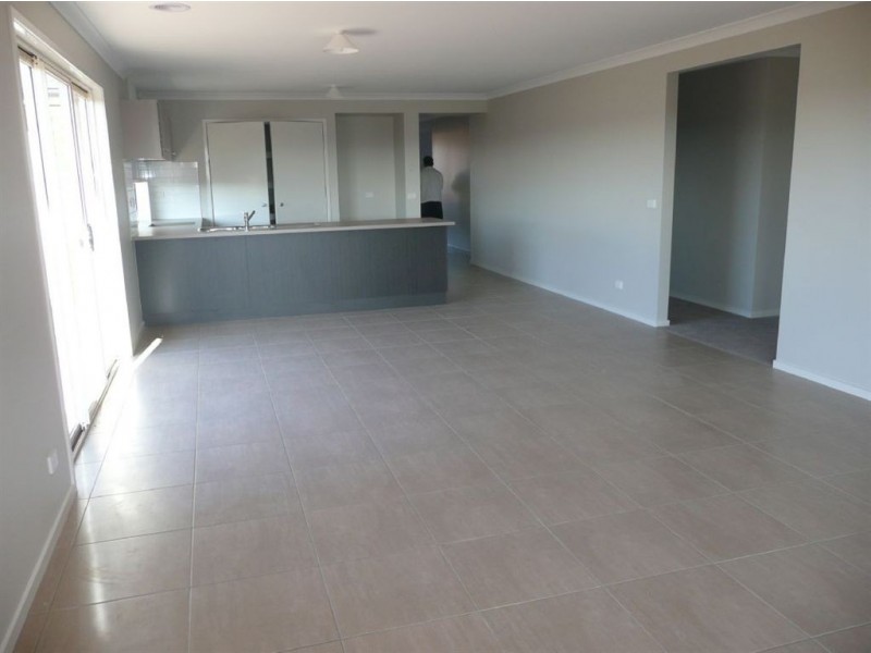 18 Ajax Street, Drouin VIC 3818