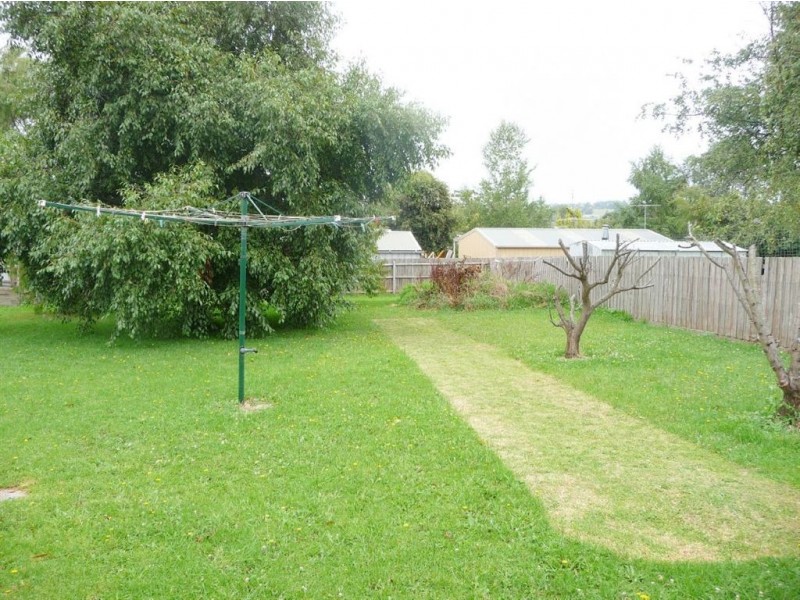 5 Russell Street, Drouin VIC 3818