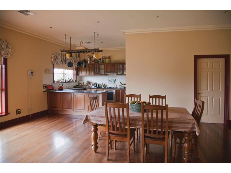 13 Millennium Court, Drouin VIC 3818