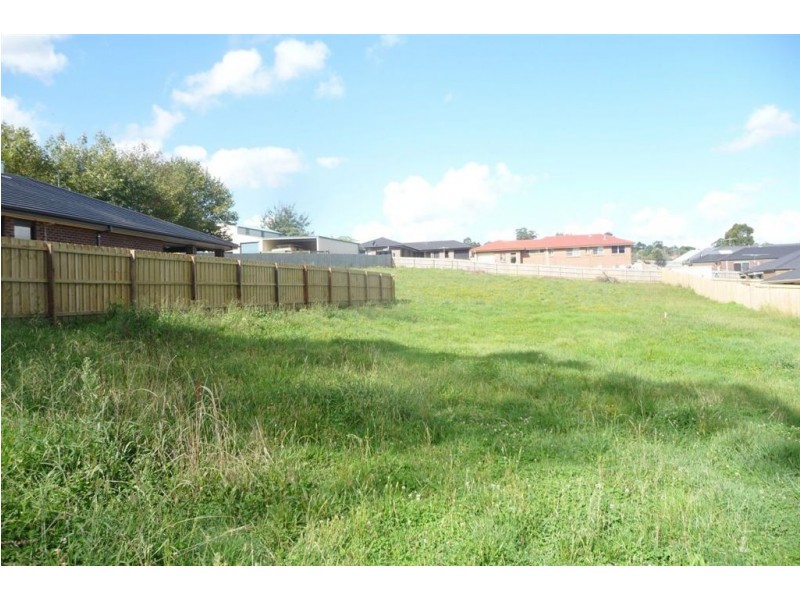 17 Settlement Road, Drouin VIC 3818