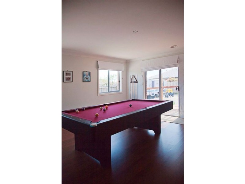 37 Davey Drive, Drouin VIC 3818