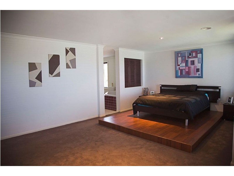 37 Davey Drive, Drouin VIC 3818