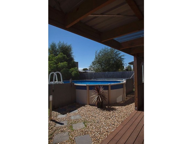 37 Davey Drive, Drouin VIC 3818