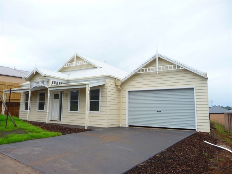 6 Skipton Street, Drouin VIC 3818