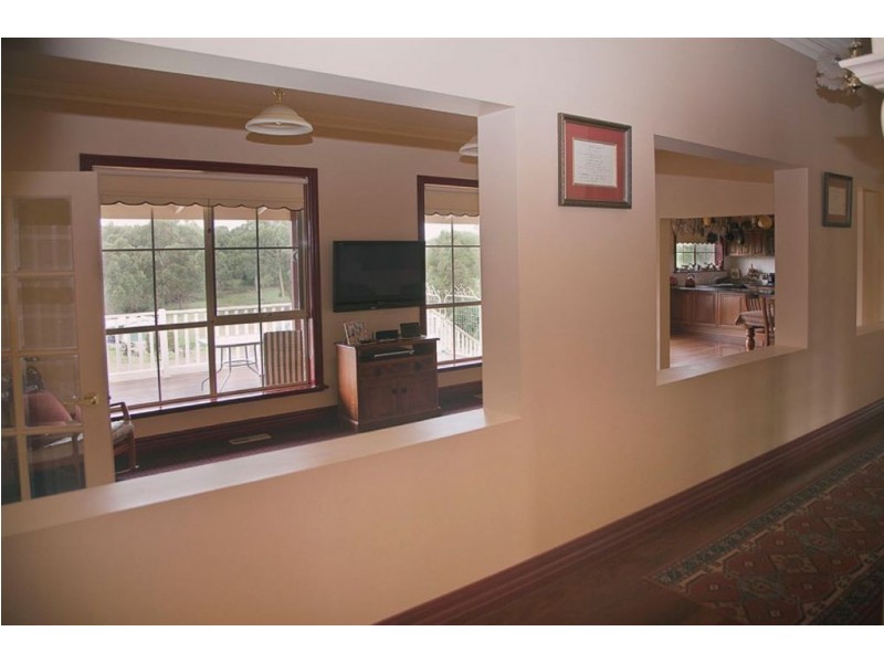 13 Millennium Court, Drouin VIC 3818