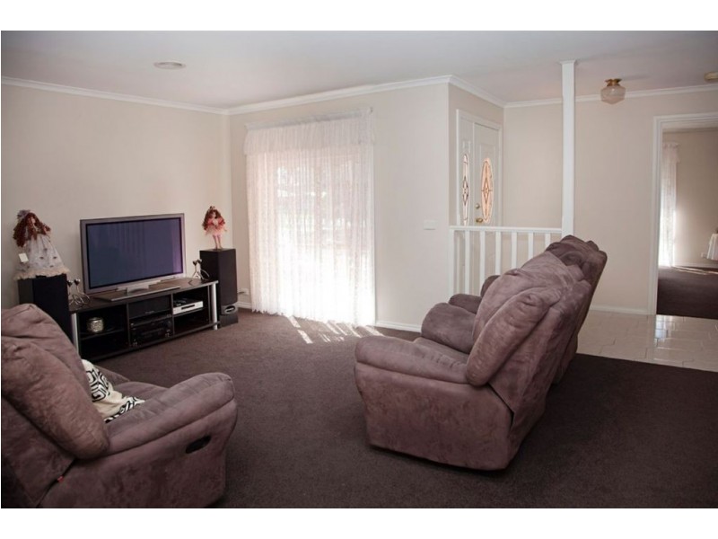20 Fairway Drive, Drouin VIC 3818