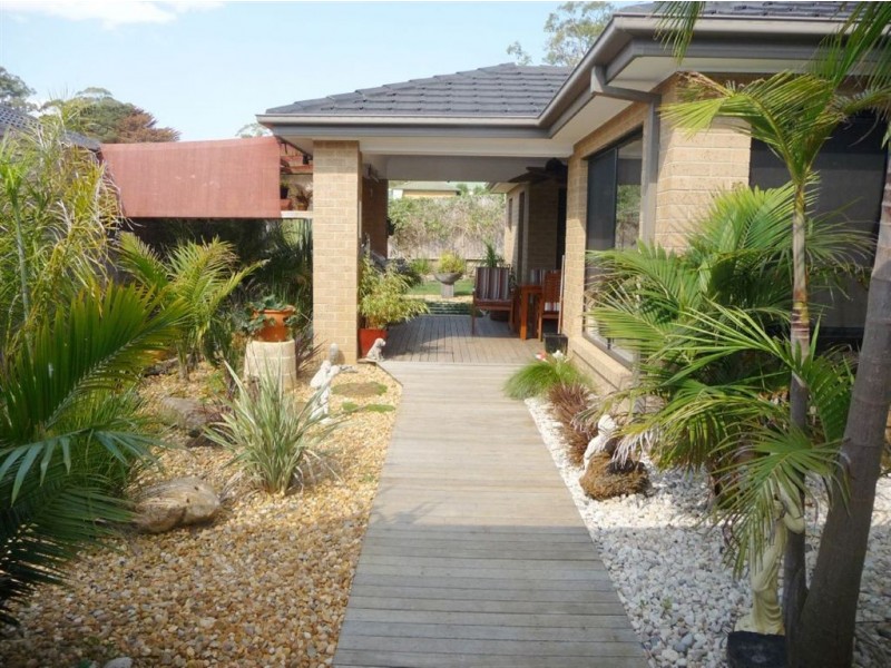 24 Rivendale Crescent, Drouin VIC 3818
