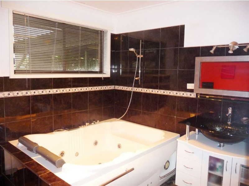 42 Pedders Street, Darnum VIC 3822