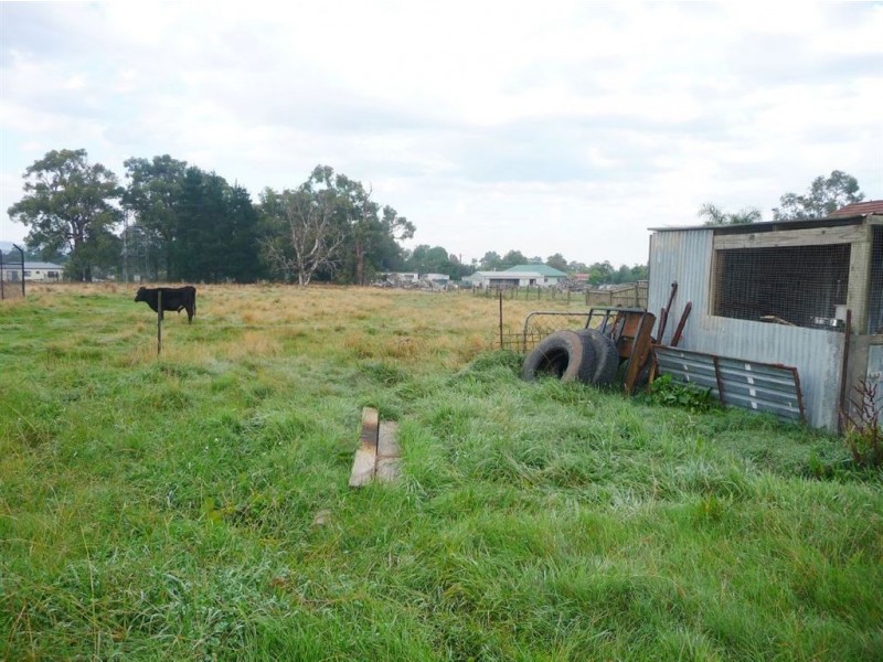 42 Pedders Street, Darnum VIC 3822