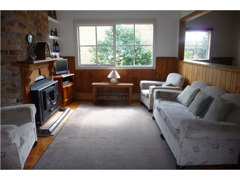 17 Lardner Road, Drouin VIC 3818