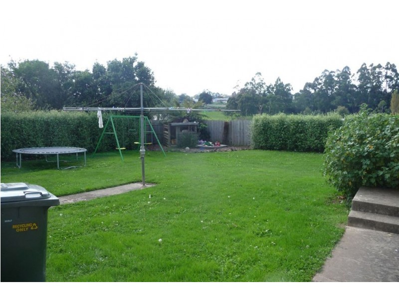 17 Lardner Road, Drouin VIC 3818