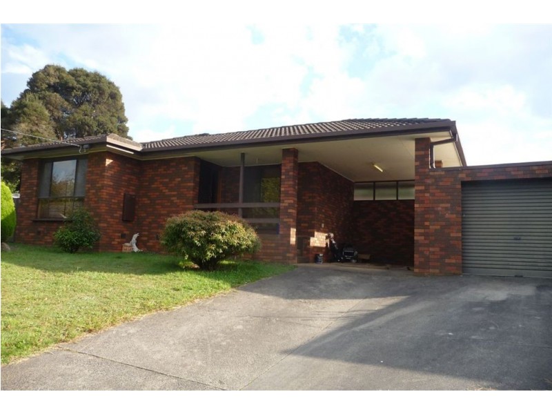 17 Monaghan Avenue, Drouin VIC 3818