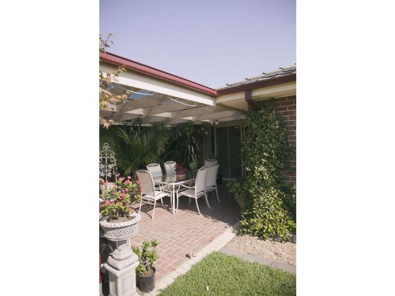 2 Lindenell Drive, Drouin VIC 3818