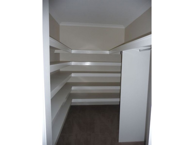 6 Kensington Square, Drouin VIC 3818