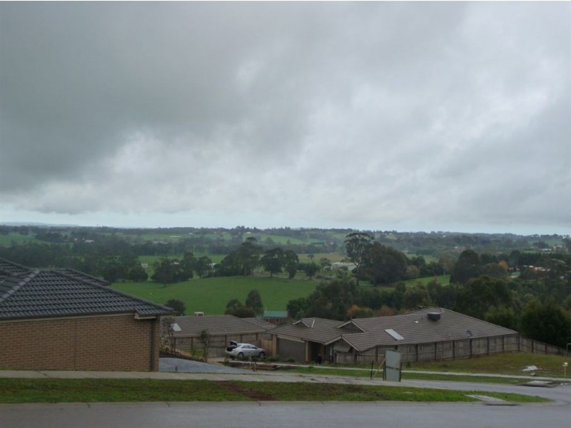 6 Kensington Square, Drouin VIC 3818