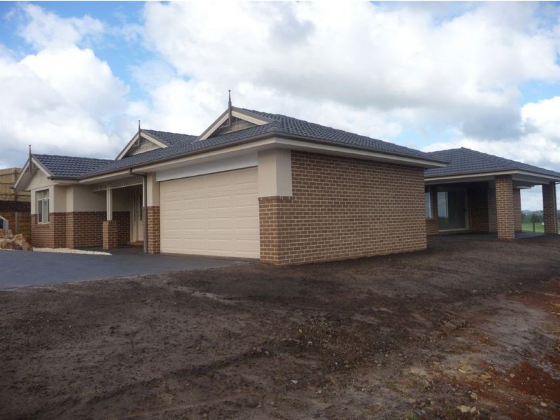 44 Kensington Square, Drouin VIC 3818