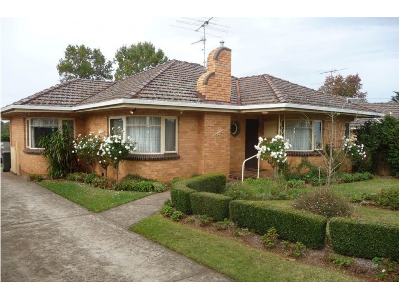 18 Albert Road, Drouin VIC 3818