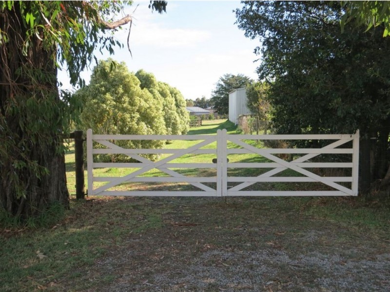 37 Jefferson Road, Garfield VIC 3814